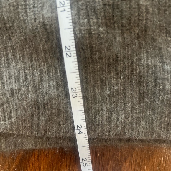 C.T. Plage Limited-Edition Raccoon Fur Brushed Knit Sweater – Grey – Size 36 - Picture 13 of 13